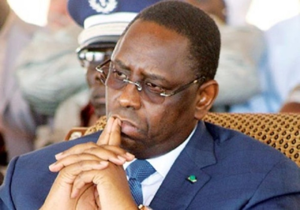 Sénégal: Le président Macky Sall dans un cercle de feu