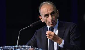 France : Éric Zemmour promet d’expulser les immigrés clandestins et de supprimer le droit de sol