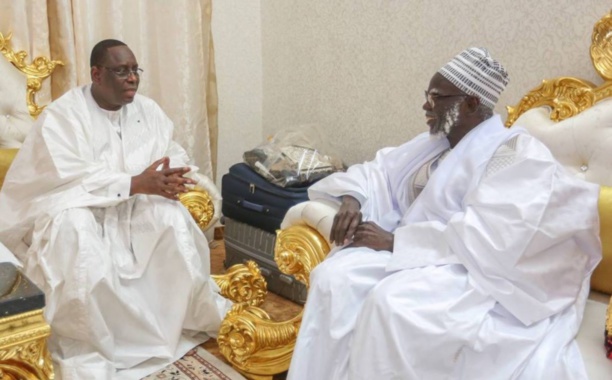 En visite à Touba, Macky Sall réitère son engagement de protéger le pays contre le chaos