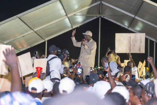 Devant une foule en liesse, Amadou Ba affirme : «Kaolack redeviendra le grenier du Sénégal»