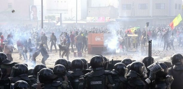 Pikine :  La Police disperse la manifestation de l’opposition