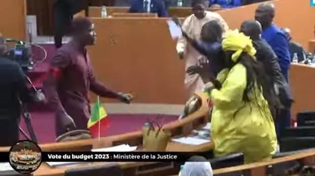 Placés sous mandat de dépôt :  Les députés Massata Samb et Mamadou Niang seront jugés le 19 décembre